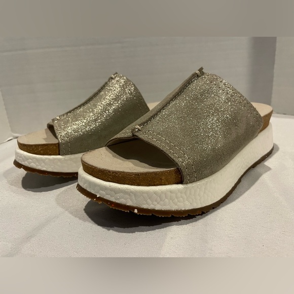 OTBT Wayside Silver Glitter Tan White Platform Sandals Women’s Size 6 1/2 - Picture 2 of 5